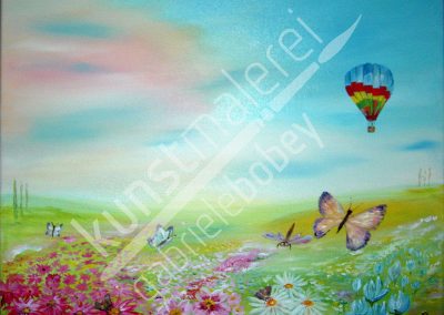 Eine Auftragsarbeit für eine Ölmalerei mit abstrakter kindlicher Landschaft und einer Wiese mit Schmetterling und Heißluftballon
