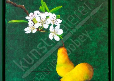 Birnen mit Blüten auf grüner Acrylleinwand